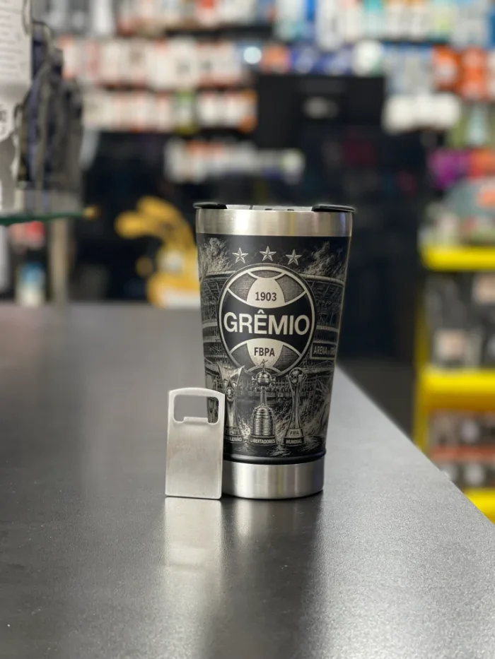 Copo térmico personalizado com o escudo e a história do Grêmio
